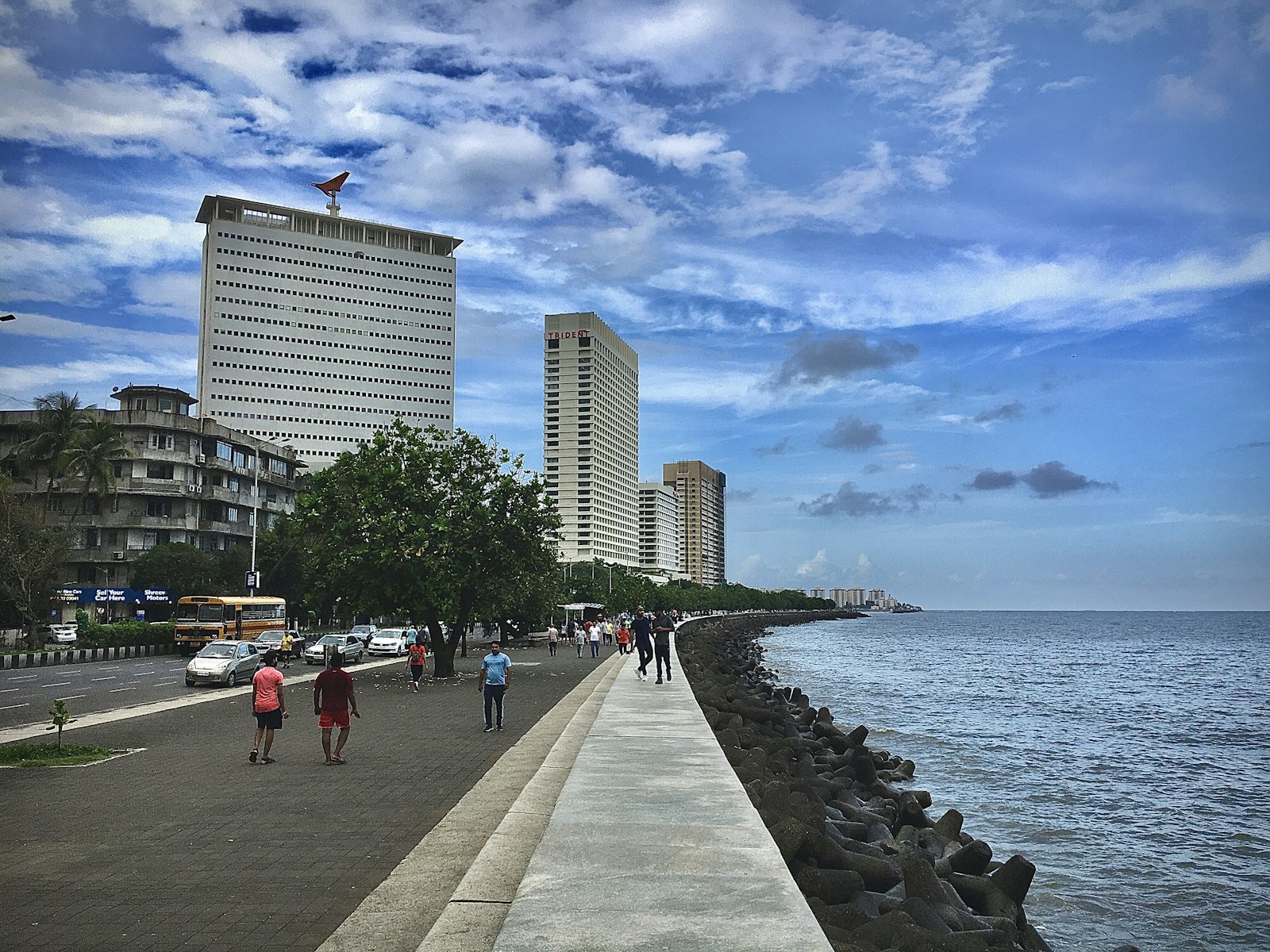 Mumbai Marine Drive Evening Tour